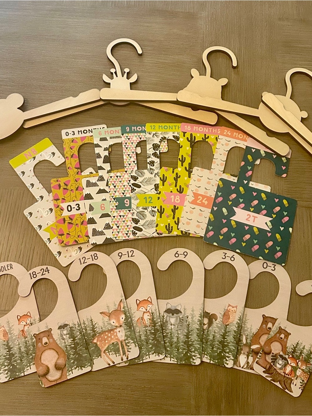 Baby Nursery Closet Organization Bundle – Wooden Animal Hangers & Size Dividers